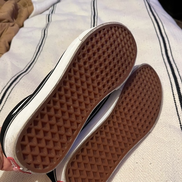Low top black vans! Worn once! Women’s size 9.5 - Picture 3 of 4